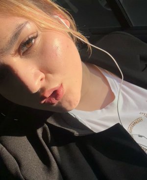 Полина, 22