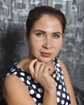 Элла, 23